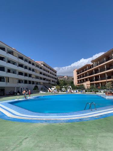 Apartment with large terrace in Summerland