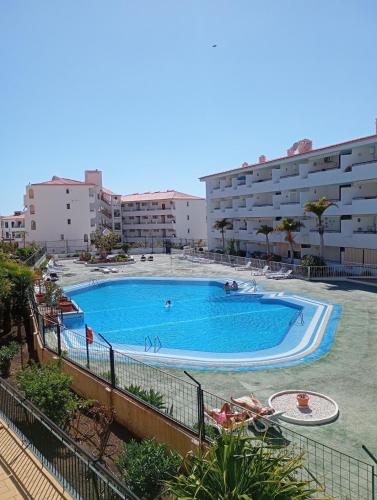 Apartment with large terrace in Summerland