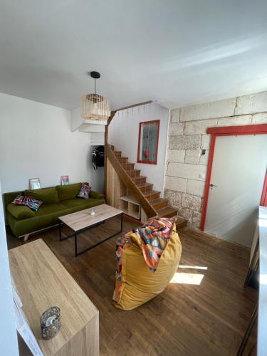 Maison avec terrasse et jardin
