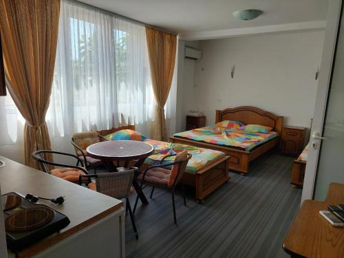 Accommodation Royal Azurにあるベッド