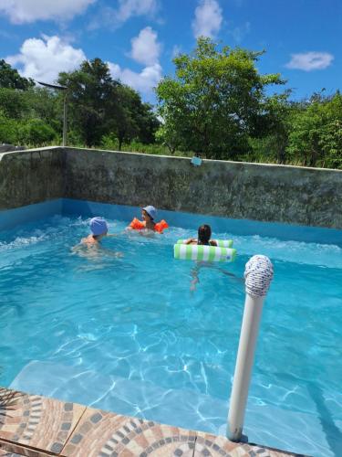Dani's Guesthouseの敷地内または近くにあるプール
