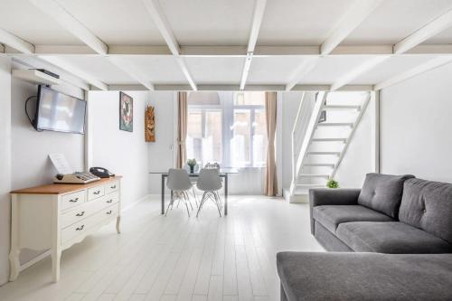 Lovely & Cozy AirCon home