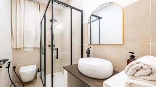 Appartement cosy avec terrasse, accès gare Dijon à pied