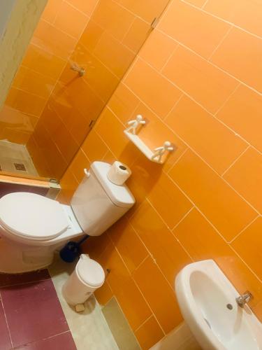 Ένα μπάνιο στο Apartamento Mariela 4