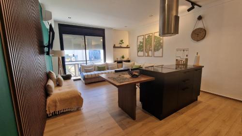 Un lugar para sentarse en Captivating 2-Bed Apartment in Tunis