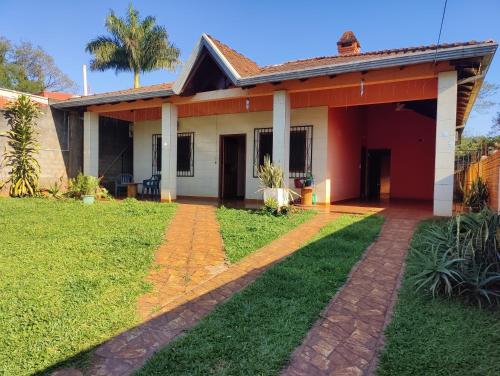 Casa Amplia en Encarnación disponible WRC