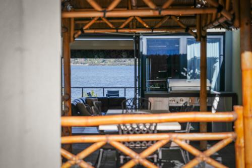 Φωτογραφία από το άλμπουμ του Waterfront Home - Gorgeous Views - 2 Bedroom σε Lindisfarne