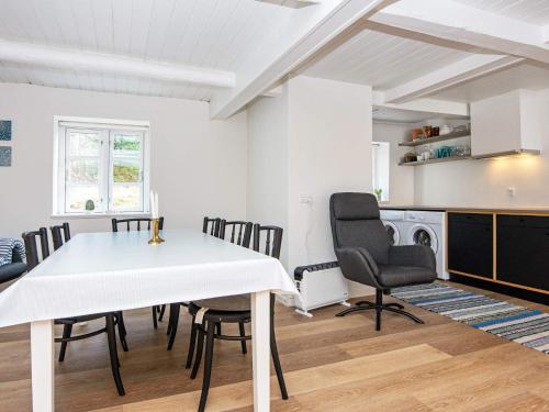 Χώρος καθιστικού στο 6 person holiday home in Allingåbro-By Traum