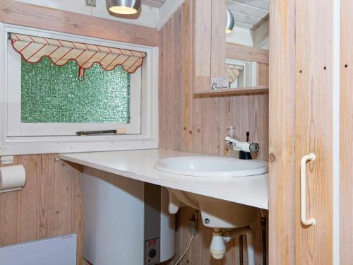 Ένα μπάνιο στο 6 person holiday home in Ebeltoft-By Traum
