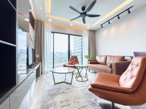Televisyen dan/atau pusat hiburan di Luxury Condo Datum Jelatek Near KLCC, Wifi Netflix