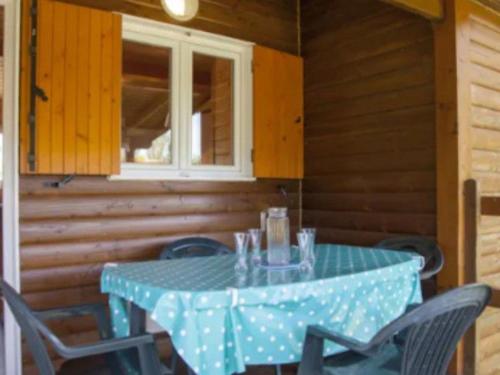 Gallery image of Chalet spacieux pour 8 pers - Vue étang - Terrasse - API-1-52-224 in Naucelle