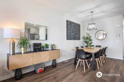 Η κουζίνα ή μικρή κουζίνα στο Executive Single Detached House with AC King Bed and More