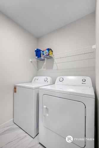 Φωτογραφία από το άλμπουμ του Executive Single Detached House with AC King Bed and More σε Balzac