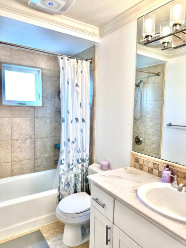 Bilik mandi di Casita Burlingame