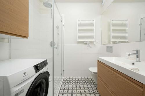 Foto Luxury Apartments with Parking and Air Conditioning near Wrocław City Center by Renters Prestige 5