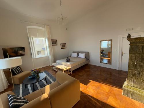 Onyx Apartments 2 & 4