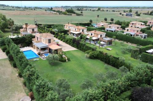 Πισίνα στο ή κοντά στο Sani Waterscape Villa