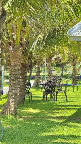 Zahrada ubytování Phounsouk Resort