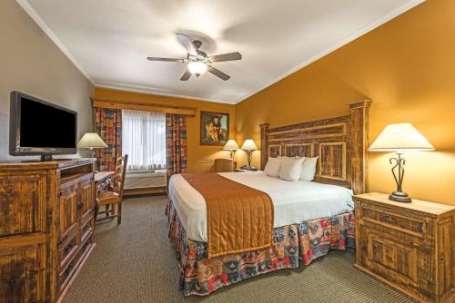 La Hacienda Inn Image