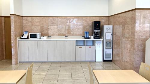 Dapur atau dapur kecil di Toyoko Inn Shonan Kamakura Fujisawa-eki Kita-guchi