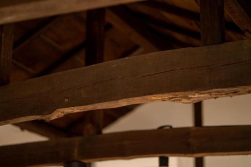 a close up of a wooden beam in a roof at Ebisuya / Vacation STAY 5850 in Kofu