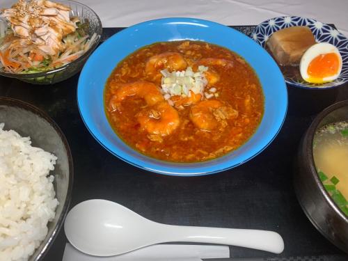 ホテルの敷地内または近くでの食事または食べ物