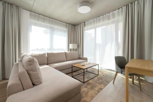 Foto Luxury Apartments with Parking and Air Conditioning near Wrocław City Center by Renters Prestige 1