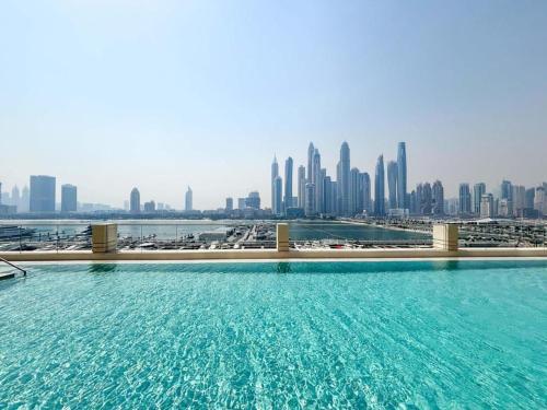 Luxury 3BR Palm Views at Emaar Beachfront