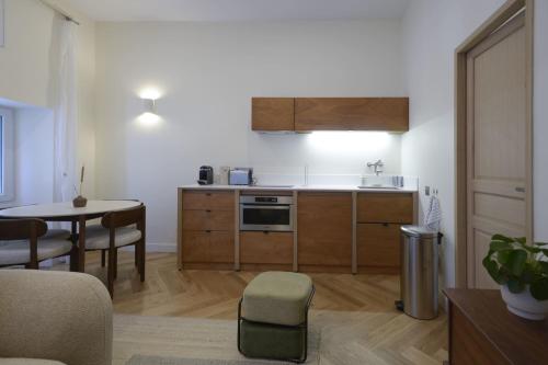 Bright apartment in the heart of Endoume