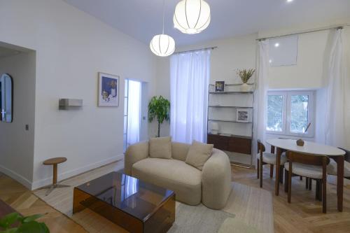 Bright apartment in the heart of Endoume