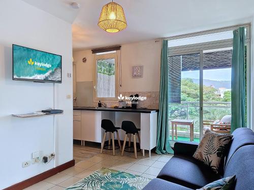 Dapur atau dapur kecil di Natur Azur - studio - 20 m2 - proche de la Clinique - Sainte-Clotilde