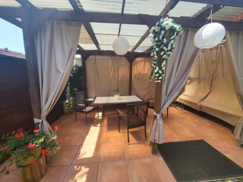 Una cama o camas en una habitación de Penzion Janka