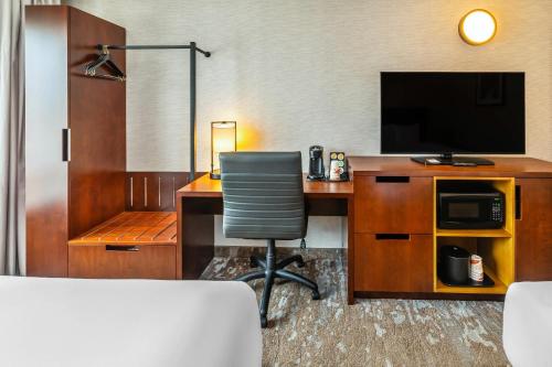Μια τηλεόραση ή/και κέντρο ψυχαγωγίας στο Comfort Inn