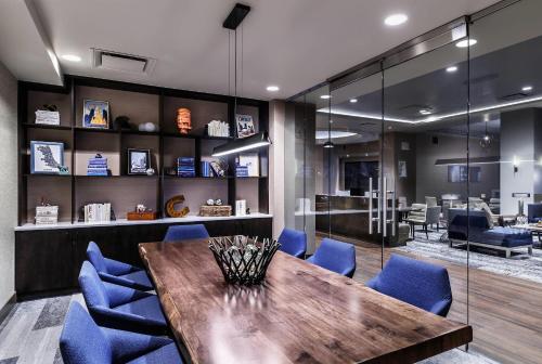 Ruang duduk di Cambria Hotel Chicago Loop - Theatre District