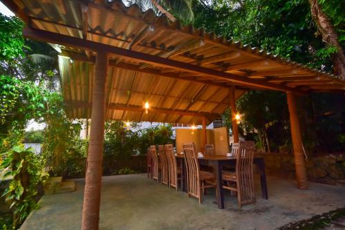 Restaurace v ubytování Jungle Villa - Induruwa