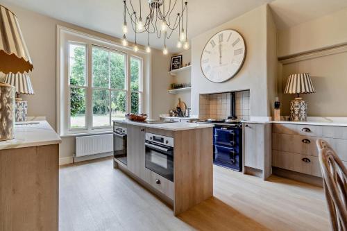 Η κουζίνα ή μικρή κουζίνα στο 6 Bed in Cowlinge oc-b32762