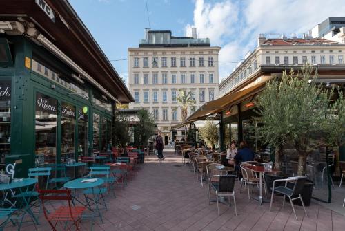 Luxuriöses Apartment mitten im Zentrum in Ruhelage mit AC