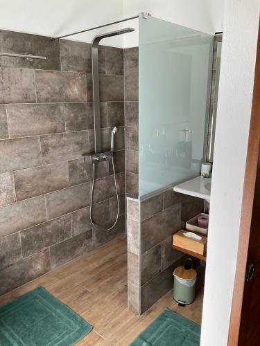 Ένα μπάνιο στο Bungalow Cosy Citronnelle