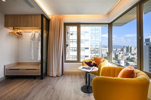 Ruang duduk di Park Taipei Hotel