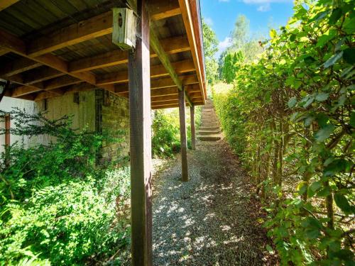 Κήπος έξω από το Forest-Edge Hideaway, Bouillon
