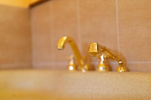 Foto  asuva majutusasutuse Las Ainavas, guest house with 5 spacious rooms, pool and sauna galeriist