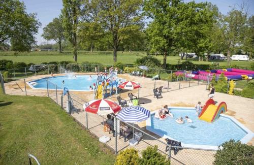 Πισίνα στο ή κοντά στο Recreatiepark Den Blanken