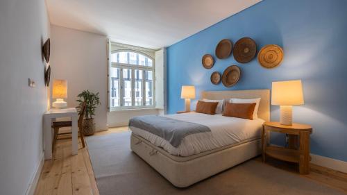 Charming 2BDR Santos Apartment by LovelyStay