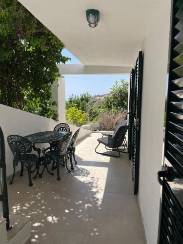 Calheta Suite Jardim - Adults-only suite with a freestanding bathtub and garden view