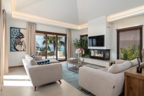 Villa Baltazar - Oceanview Luxury Retreat Near Sotogrande Polo & Golf