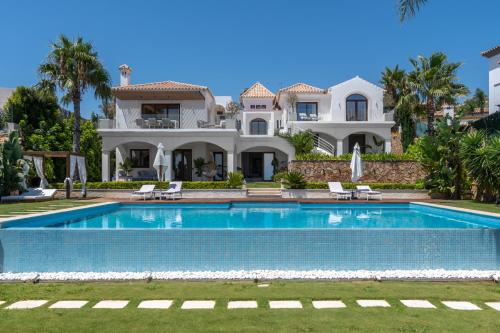 Villa Baltazar - Oceanview Luxury Retreat Near Sotogrande Polo & Golf