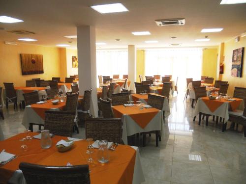 Gallery image of Hotel Club Ravezzo in Lido Marini