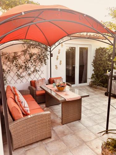 Χώρος καθιστικού στο B&B Garden Suite