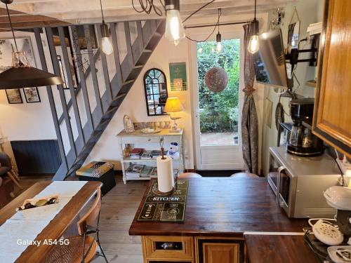 Kuchyň nebo kuchyňský kout v ubytování Gîte Le Relais de la Baie