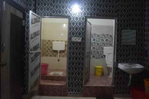 Un baño de Hotel Goura